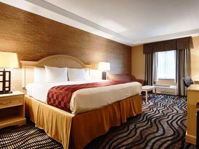 Western Summit Hotel 3*